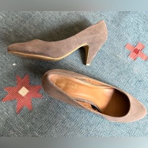 Stylish dove grey ‘suede’ shoes by atmosphere 2.5” heels